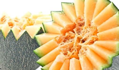 吃哈密瓜可以吃牛肉吗,美味搭配的饮食探索